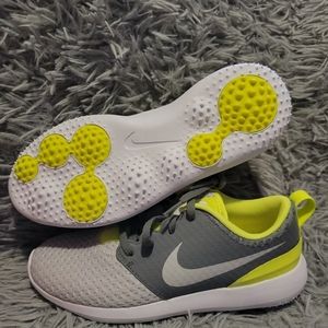 Youth NIKE ROSHE G JR golf size 4Y